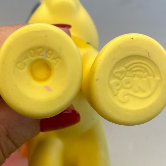 My Little Pony 6” Fluttershy Wonderbolts G4 2010 Figure w/Wings Yellow P… - Picture 7 of 11